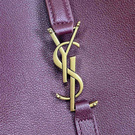 LE 5 À 7 SMALL SUPPLE 22 IN GRAPE PURPLE CALFSKIN GOLD BUCKLE