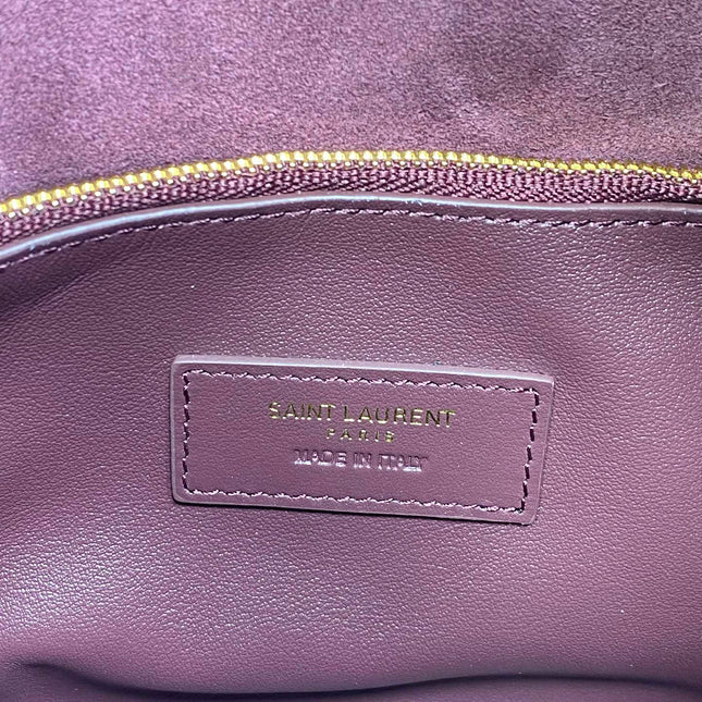 LE 5 À 7 SMALL SUPPLE 22 IN GRAPE PURPLE CALFSKIN GOLD BUCKLE