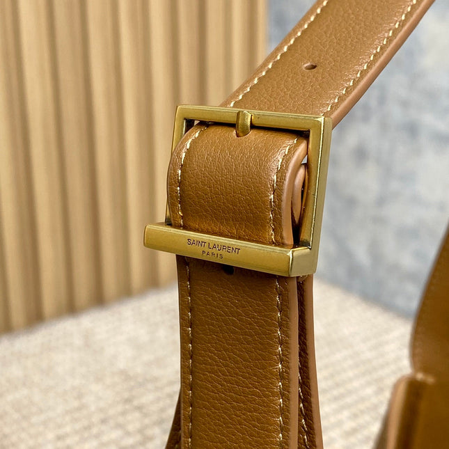 LE 5 À 7 SMALL SUPPLE 22 IN TORTILLA BROWN CALFSKIN GOLD BUCKLE