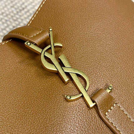 LE 5 À 7 SMALL SUPPLE 22 IN TORTILLA BROWN CALFSKIN GOLD BUCKLE