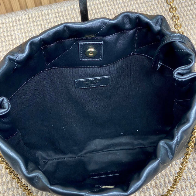 DRAWSTRING CHAIN STRAP SHOULDER BAG 39 IN NAVY BLUE QUILTED CALFSKIN