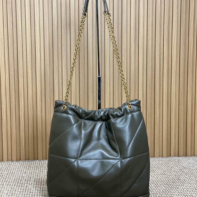 DRAWSTRING CHAIN STRAP SHOULDER BAG 39 IN DARK GREEN QUILTED CALFSKIN