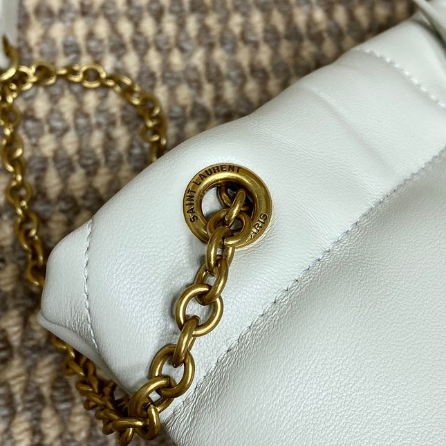 DRAWSTRING CHAIN STRAP SHOULDER BAG 39 IN WHITE QUILTED CALFSKIN