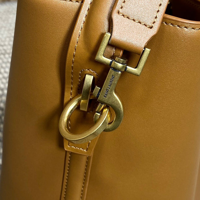 LE 37 MEDIUM BUCKET BAG 25 IN TORTILLA BROWN CALFSKIN GOLD HARDWARE