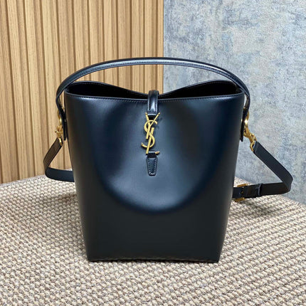 LE 37 MEDIUM BUCKET BAG 25 IN BLACK CALFSKIN GOLD HARDWARE