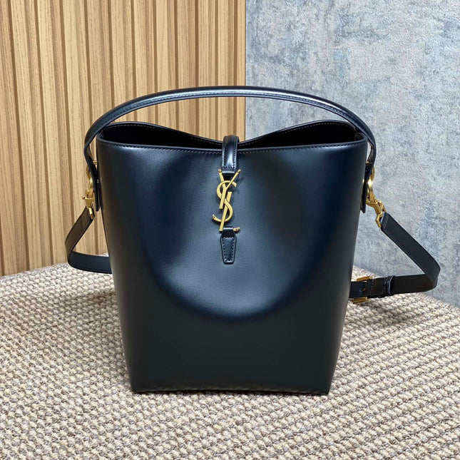 LE 37 MEDIUM BUCKET BAG 25 IN BLACK CALFSKIN GOLD HARDWARE