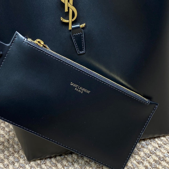 LE 37 MEDIUM BUCKET BAG 25 IN BLACK CALFSKIN GOLD HARDWARE