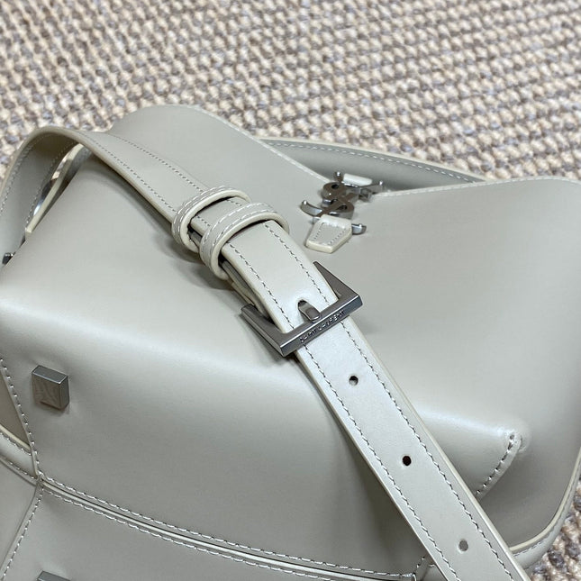 LE 37 SMALL BUCKET BAG 20 IN WHITE CALFSKIN SILVER HARDWARE