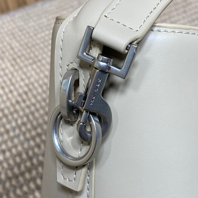 LE 37 SMALL BUCKET BAG 20 IN WHITE CALFSKIN SILVER HARDWARE
