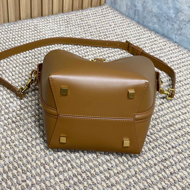 LE 37 SMALL BUCKET BAG 20 IN TORTILLA BROWN CALFSKIN GOLD HARDWARE