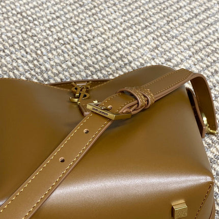 LE 37 SMALL BUCKET BAG 20 IN TORTILLA BROWN CALFSKIN GOLD HARDWARE