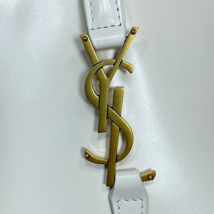 LE 37 MEDIUM BUCKET BAG 25 IN WHITE CALFSKIN GOLD HARDWARE