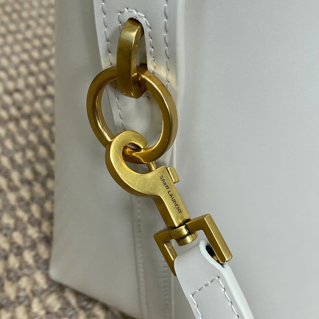LE 37 SMALL BUCKET BAG 20 IN WHITE CALFSKIN GOLD HARDWARE