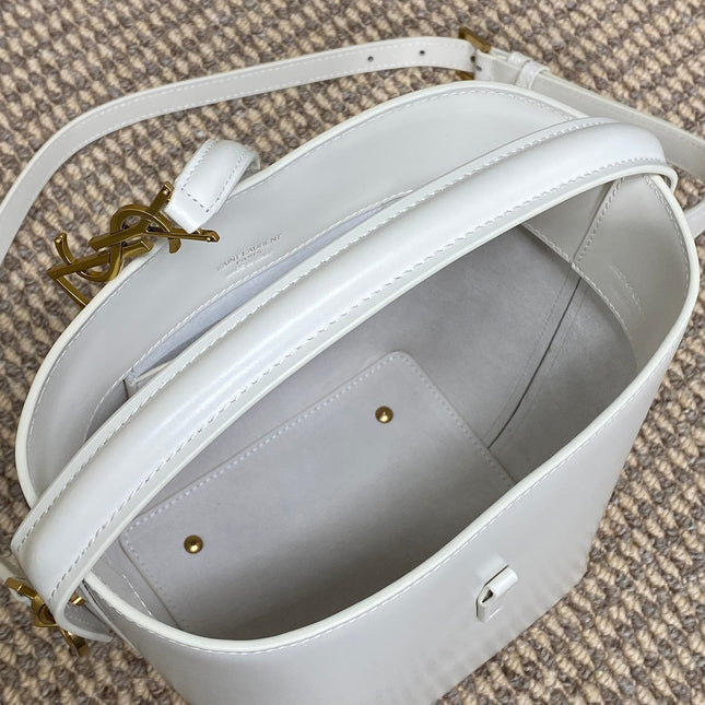 LE 37 SMALL BUCKET BAG 20 IN WHITE CALFSKIN GOLD HARDWARE