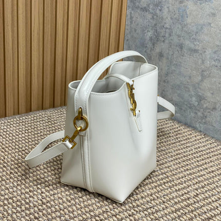LE 37 SMALL BUCKET BAG 20 IN WHITE CALFSKIN GOLD HARDWARE