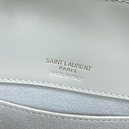 LE 37 SMALL BUCKET BAG 20 IN WHITE CALFSKIN GOLD HARDWARE