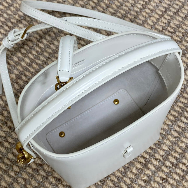 LE 37 MINI BUCKET BAG 15 IN WHITE CALFSKIN GOLD HARDWARE