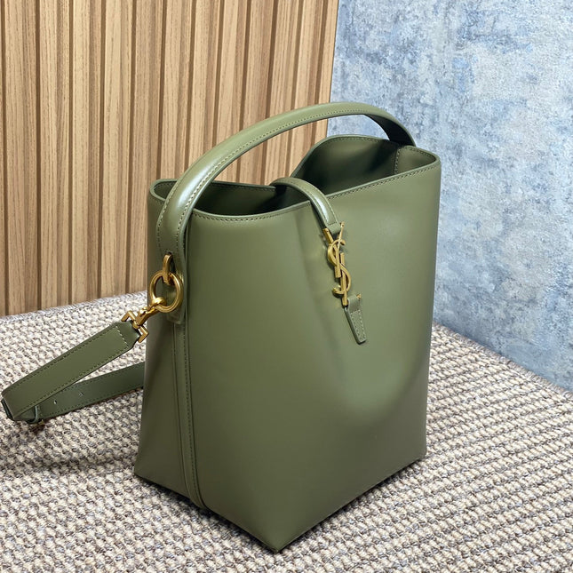 LE 37 MEDIUM BUCKET BAG 25 IN AVOCADO GREEN CALFSKIN GOLD HARDWARE