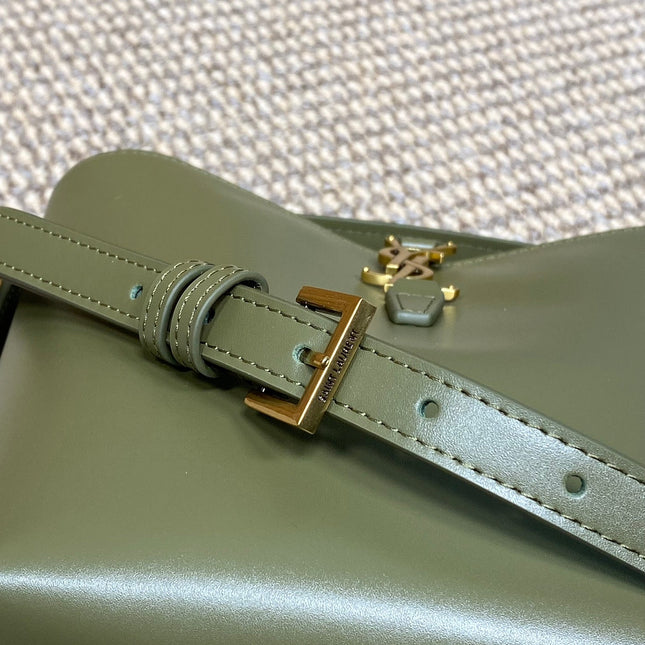 LE 37 SMALL BUCKET BAG 20 IN AVOCADO GREEN CALFSKIN GOLD HARDWARE