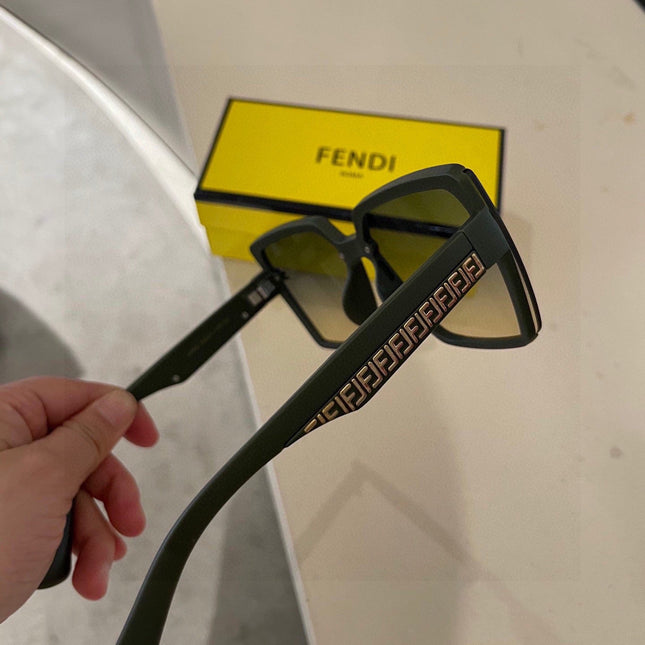 FIRST CRYSTAL SQUARE FRAME SUNGLASSES 2209 IN ACETATE