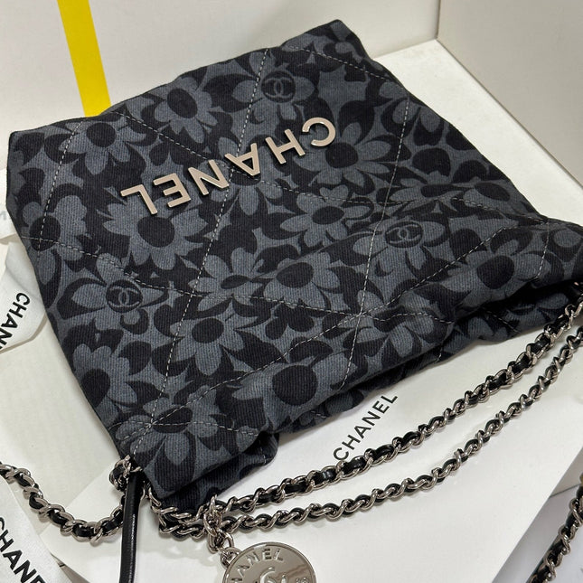 DRAWSTRING FLORAL PRINT SHOULDER BAG 20 IN BLACK MIX GREY DENIM