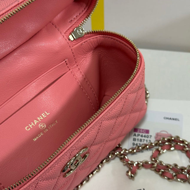 VANITY CASE 19 IN CONTESSA PINK CALFSKIN GOLD-TONE METALLIC