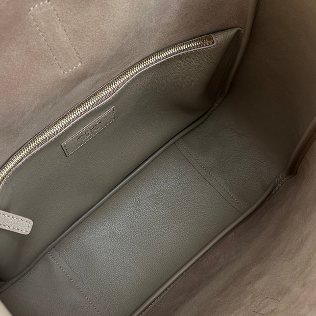LE 5 À 7 LARGE SUPPLE 31 IN LIGHT BROWN GRAINED CALFSKIN