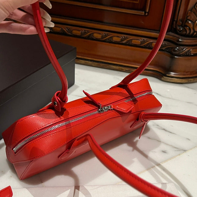LE TECKEL MEDIUM BAG 33 IN CLASSIC RED GOATSKIN