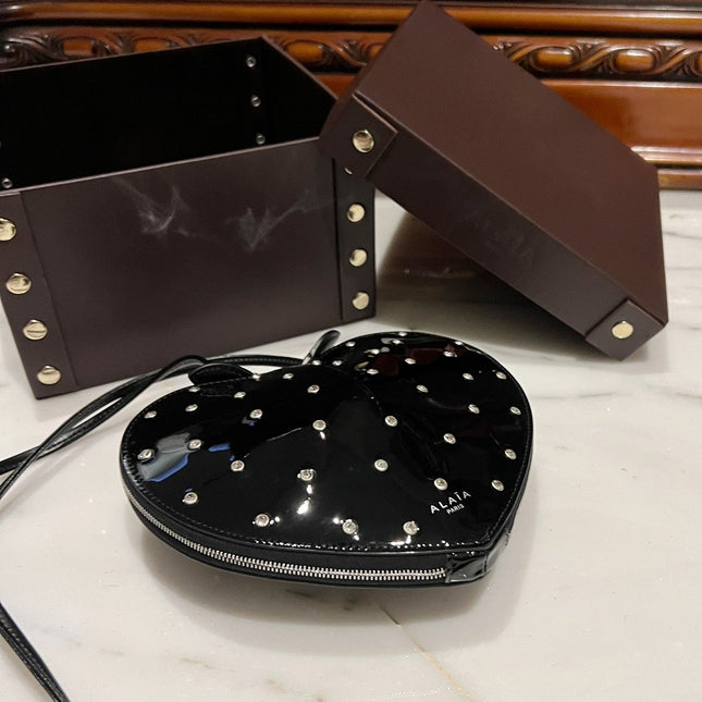 LE COEUR BAG 21 IN BLACK PATENT CALFSKIN ATTACHED STRASS
