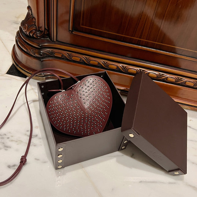 LE COEUR BAG 21 IN BURGUNDY RED STUDDED CALFSKIN
