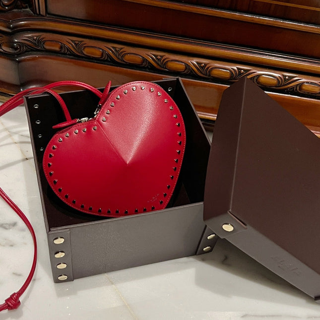 LE COEUR BAG 21 IN CLASSIC RED CALFSKIN WITH STUDDED HEART
