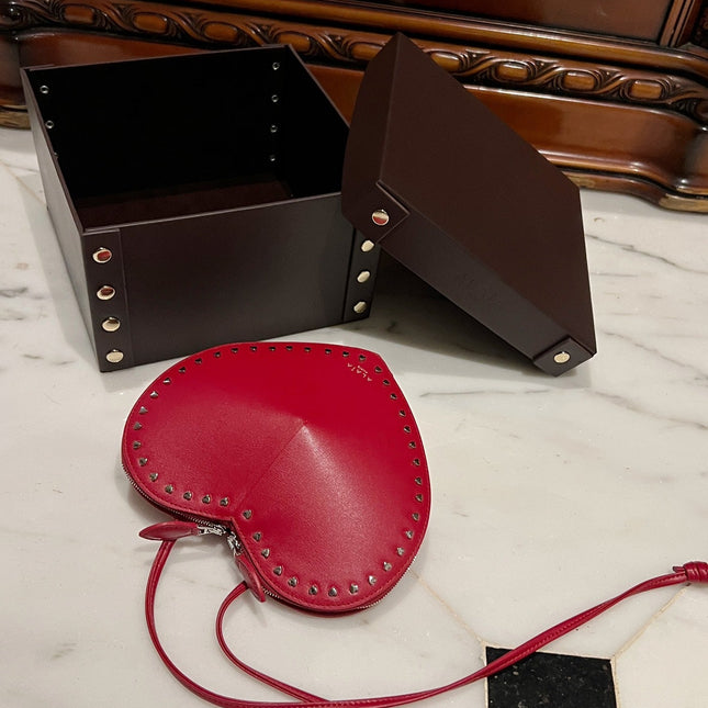 LE COEUR BAG 21 IN CLASSIC RED CALFSKIN WITH STUDDED HEART