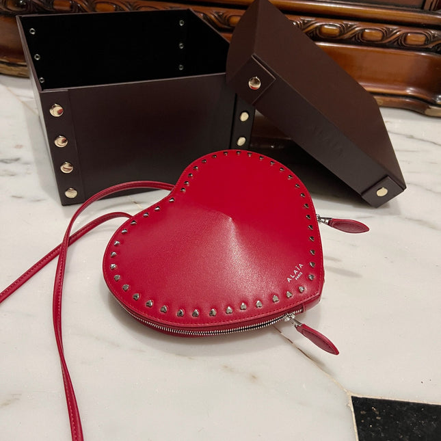 LE COEUR BAG 21 IN CLASSIC RED CALFSKIN WITH STUDDED HEART