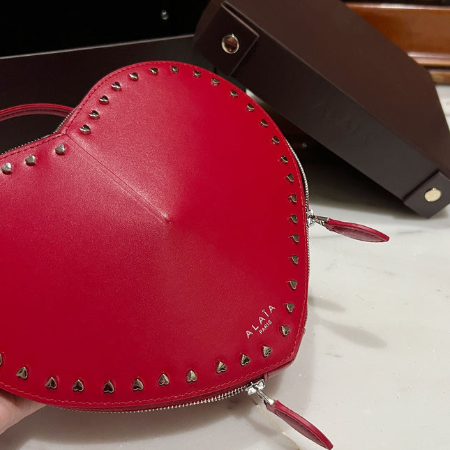 LE COEUR BAG 21 IN CLASSIC RED CALFSKIN WITH STUDDED HEART