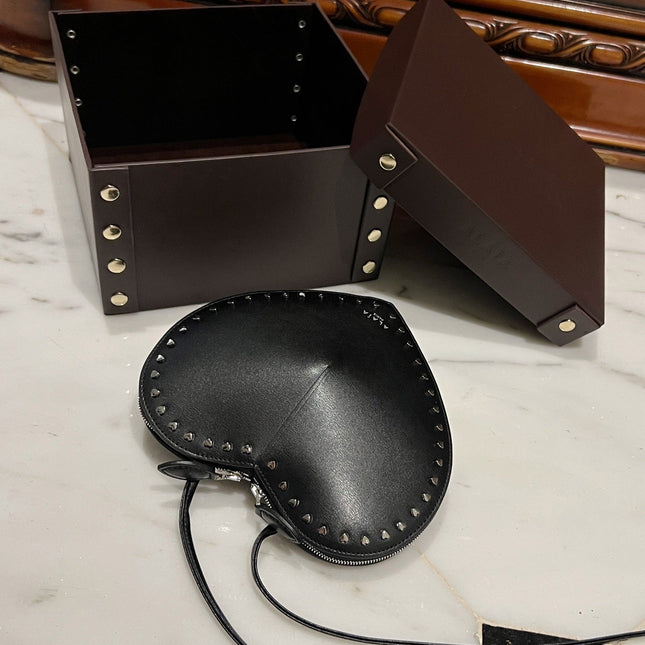 LE COEUR BAG 21 IN BLACK CALFSKIN WITH STUDDED HEART