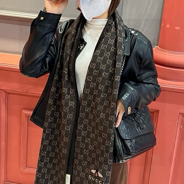 SCARF 180 CM IN CAROB BROWN CASHMERE WITH BEE PATTERN 396475