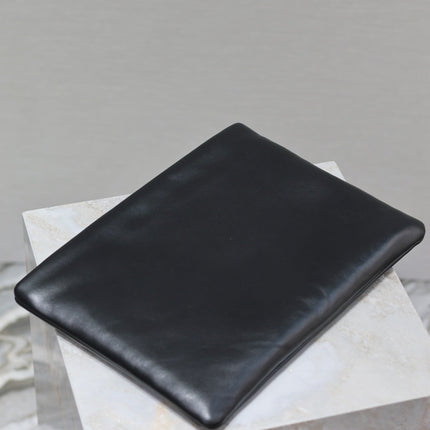 CALYPSO LARGE POUCH 30 IN BLACK SMOOTH LAMBSKIN