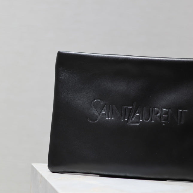 POUCH 30 IN BLACK CALFSKIN WITH EMBOSSED LOGO