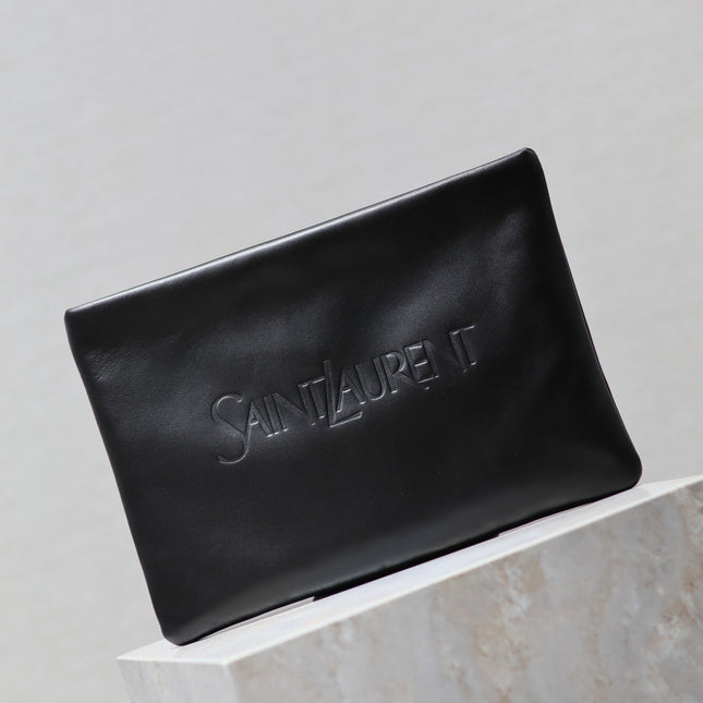 POUCH 30 IN BLACK CALFSKIN WITH EMBOSSED LOGO