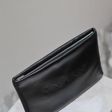 POUCH 30 IN BLACK CALFSKIN WITH EMBOSSED LOGO