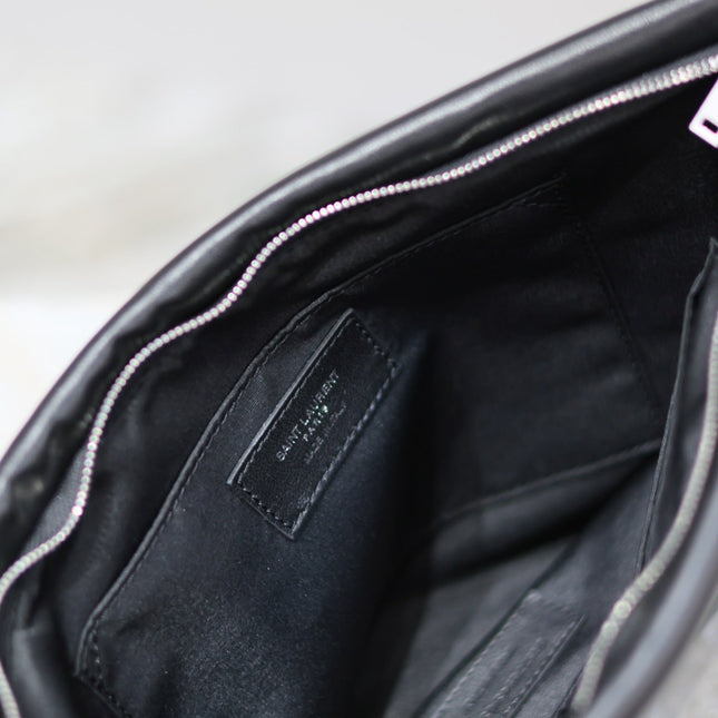 POUCH 30 IN BLACK CALFSKIN WITH EMBOSSED LOGO