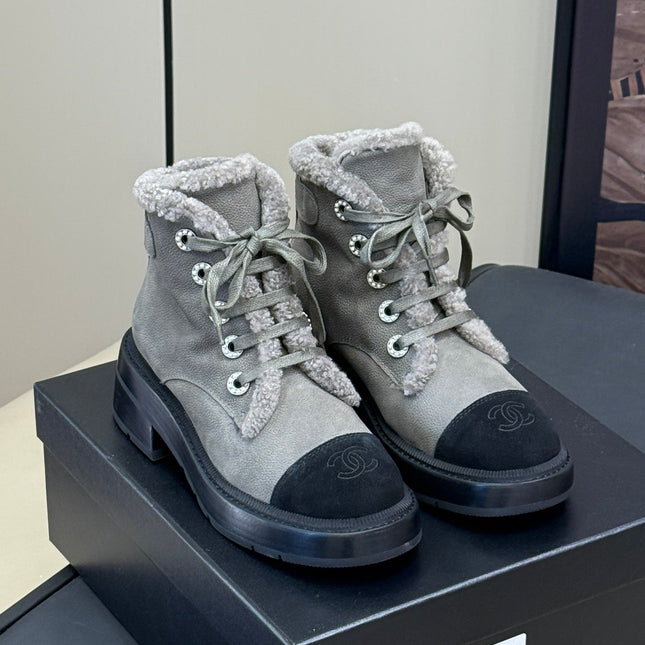 SHORT BOOTS IN KHAKI BROWN GRAIN PEBBLE CALFSKIN