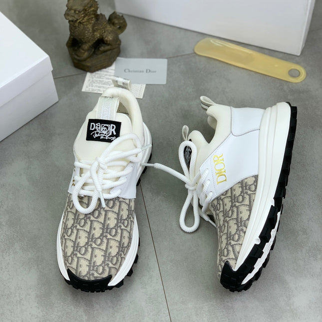 CD B24 SNEAKER BEIGE AND WHITE FABRIC