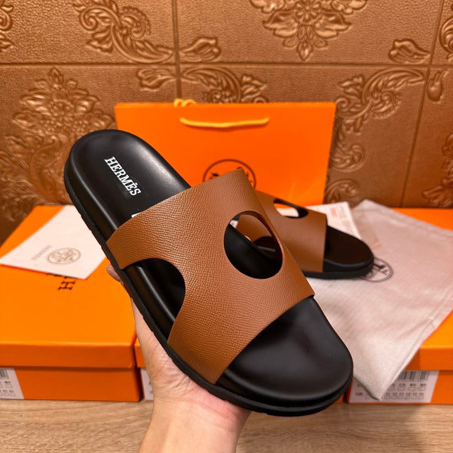 HM CIRCLE CUT SANDAL CARAMEL CALFSKIN