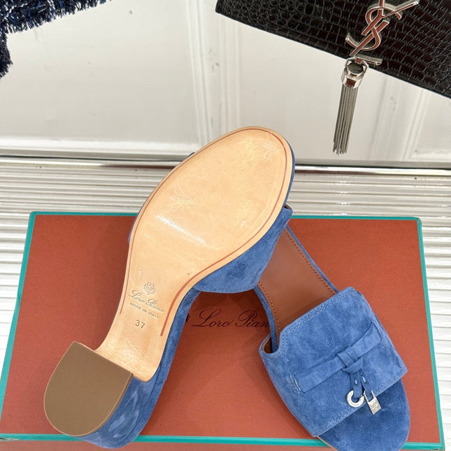 HIGH HEELS IN BLUE SUEDUE AND LAMBSKIN
