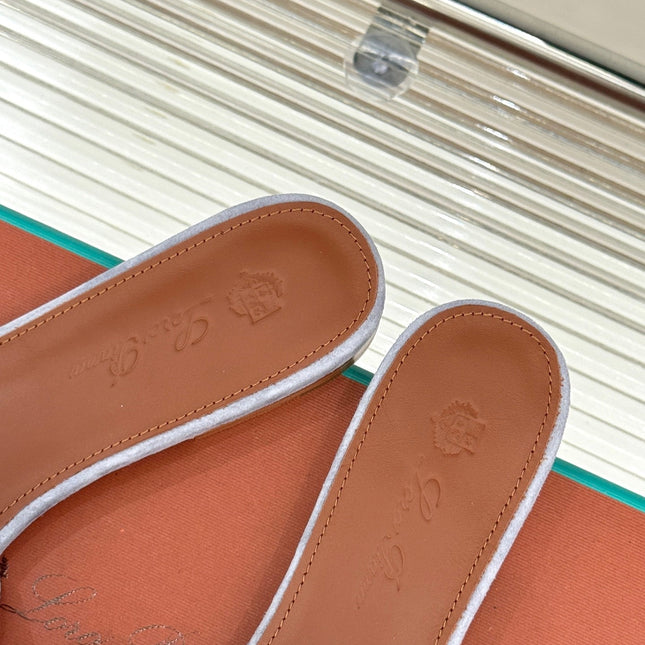 FLAT SANDALS IN GREY SUEDUE AND LAMBSKIN