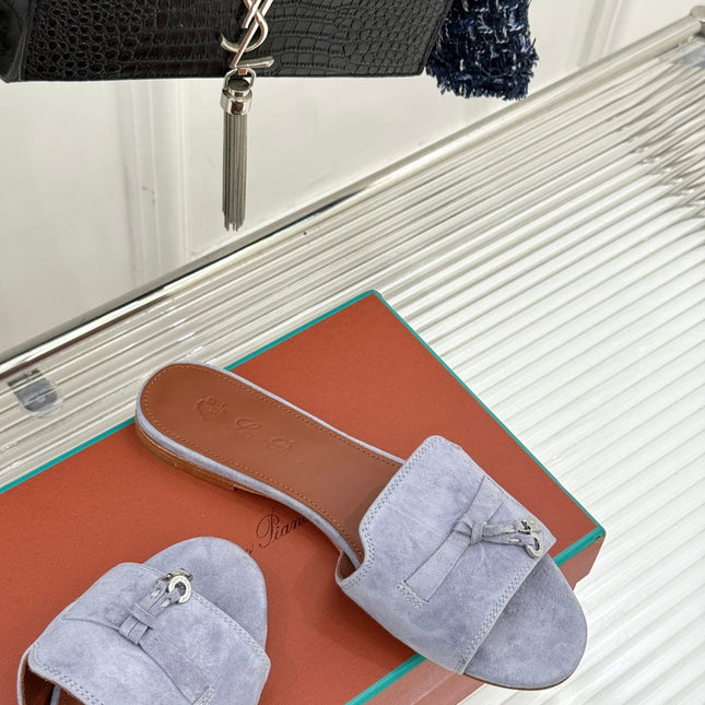 FLAT SANDALS IN GREY SUEDUE AND LAMBSKIN