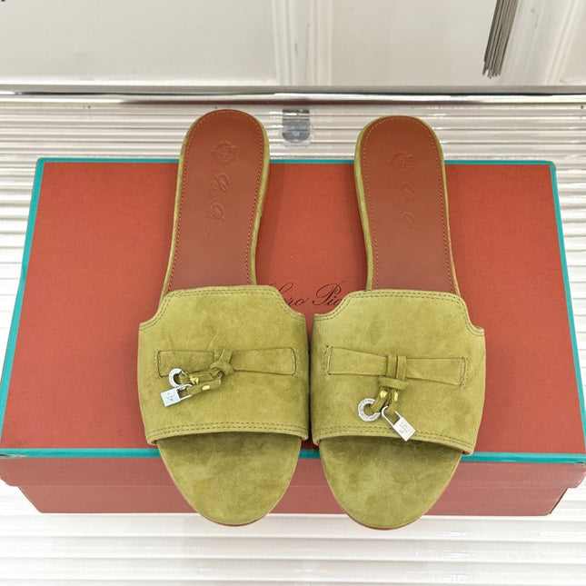 FLAT SANDALS IN MOSS YELLOW SUEDUE AND LAMBSKIN