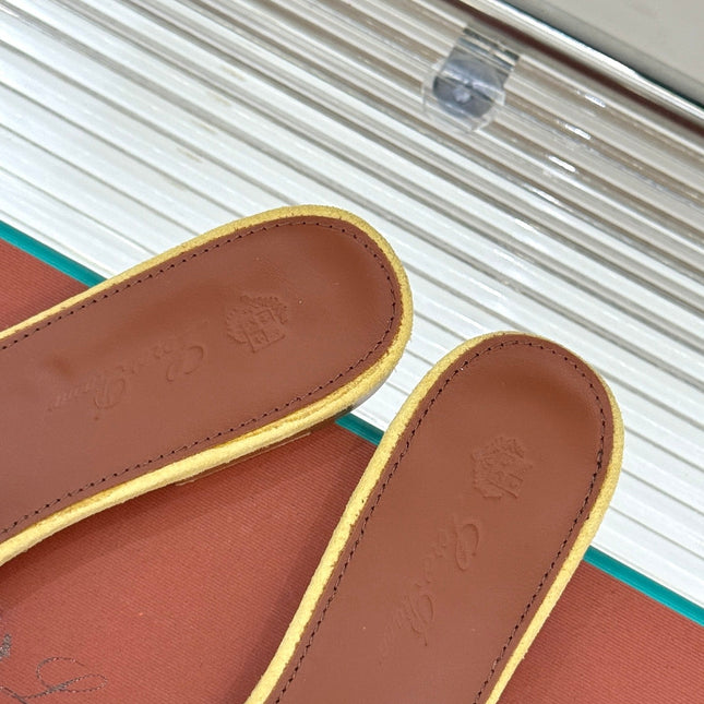 FLAT SANDALS IN YELLOW SUEDUE AND LAMBSKIN