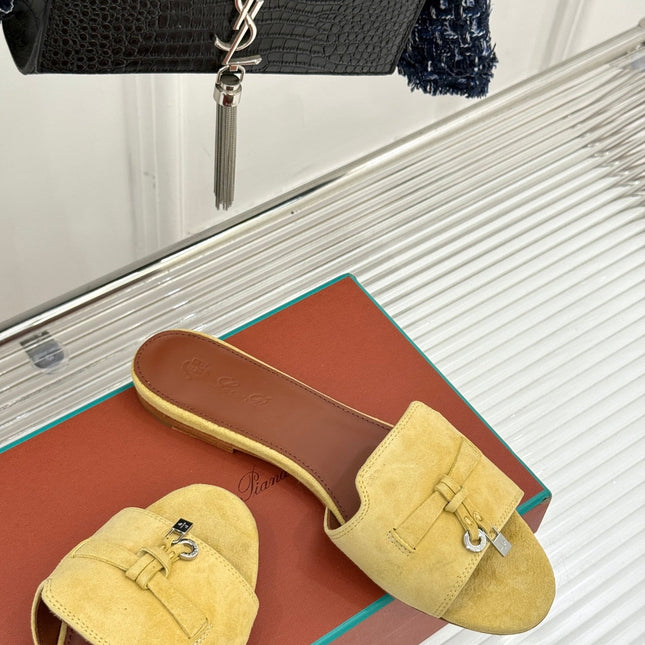 FLAT SANDALS IN YELLOW SUEDUE AND LAMBSKIN